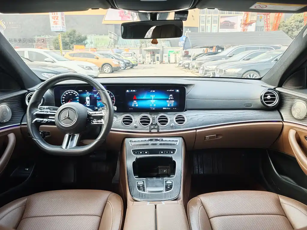 Mercedes-Benz E-Class 2022 — фото 12