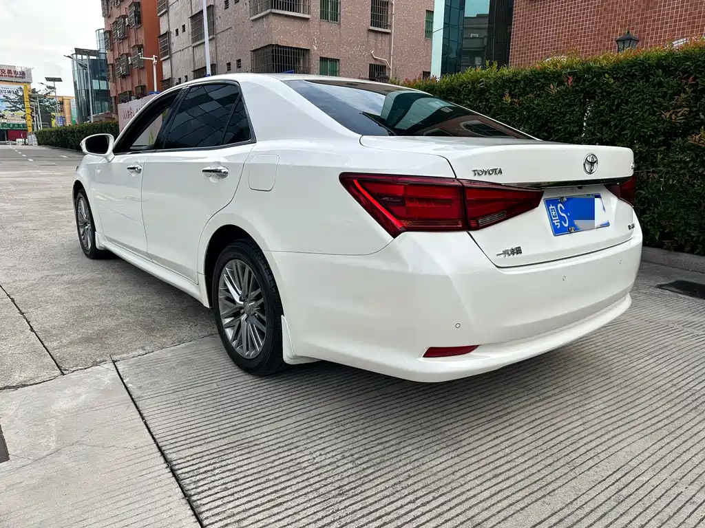 Toyota Crown 2017 — фото 4