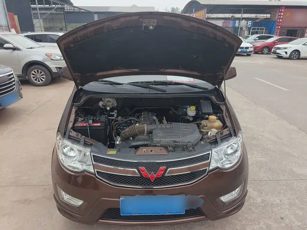 Wuling Hongguang 2018 — фото 20