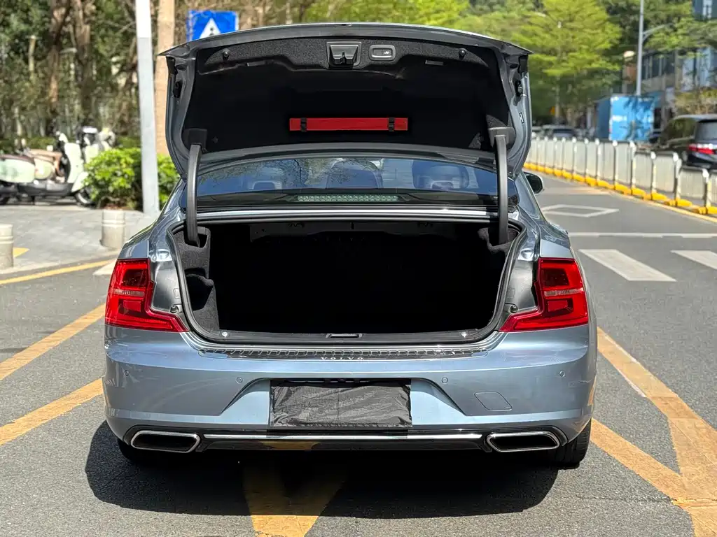 Volvo S90 2018 — фото 15