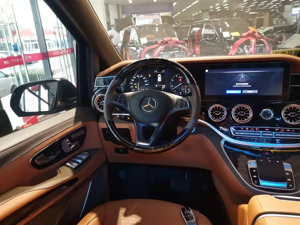 Mercedes-Benz Vito 2023 — фото 11