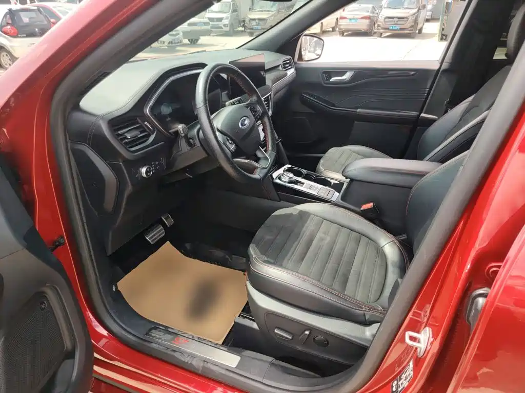 Ford Escape 2021 — фото 15