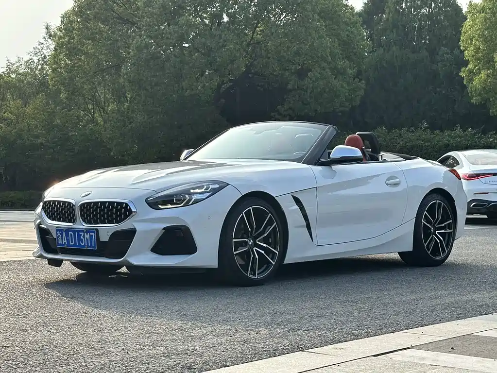 BMW Z4 2022 — фото 1