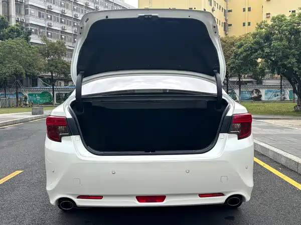 Toyota Reiz 2013