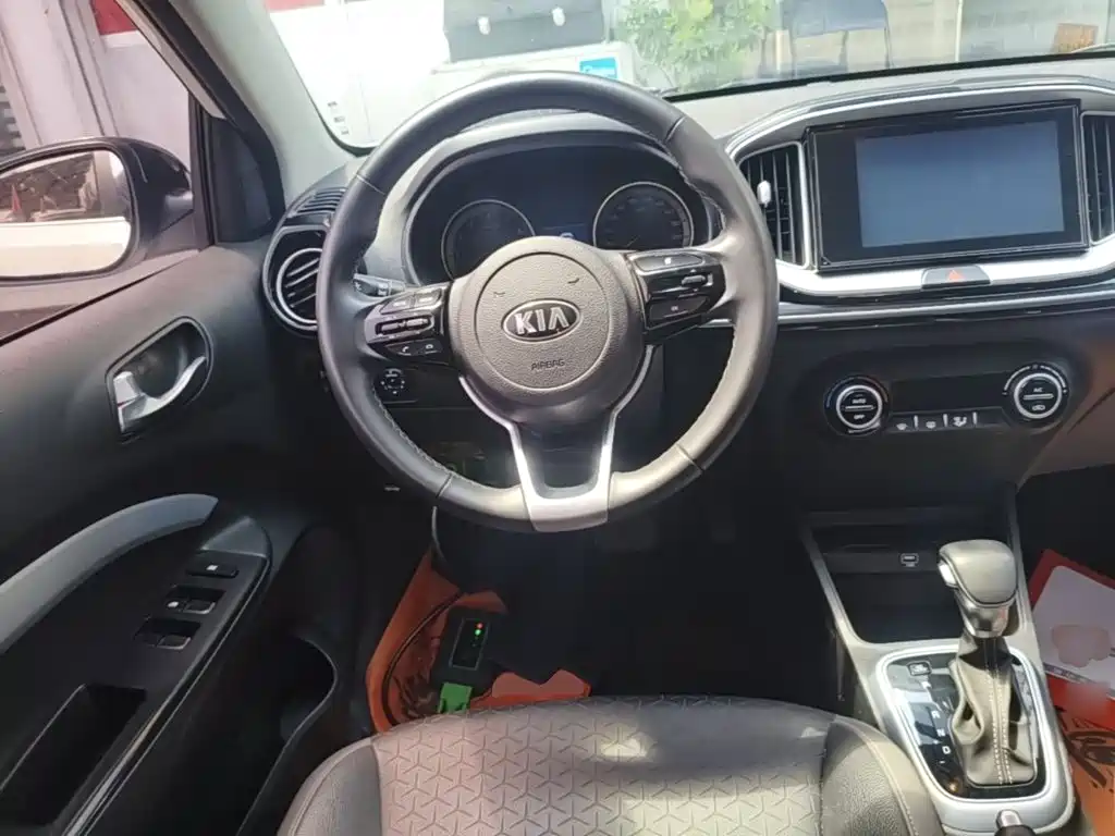 Kia KX1 2019 — фото 11