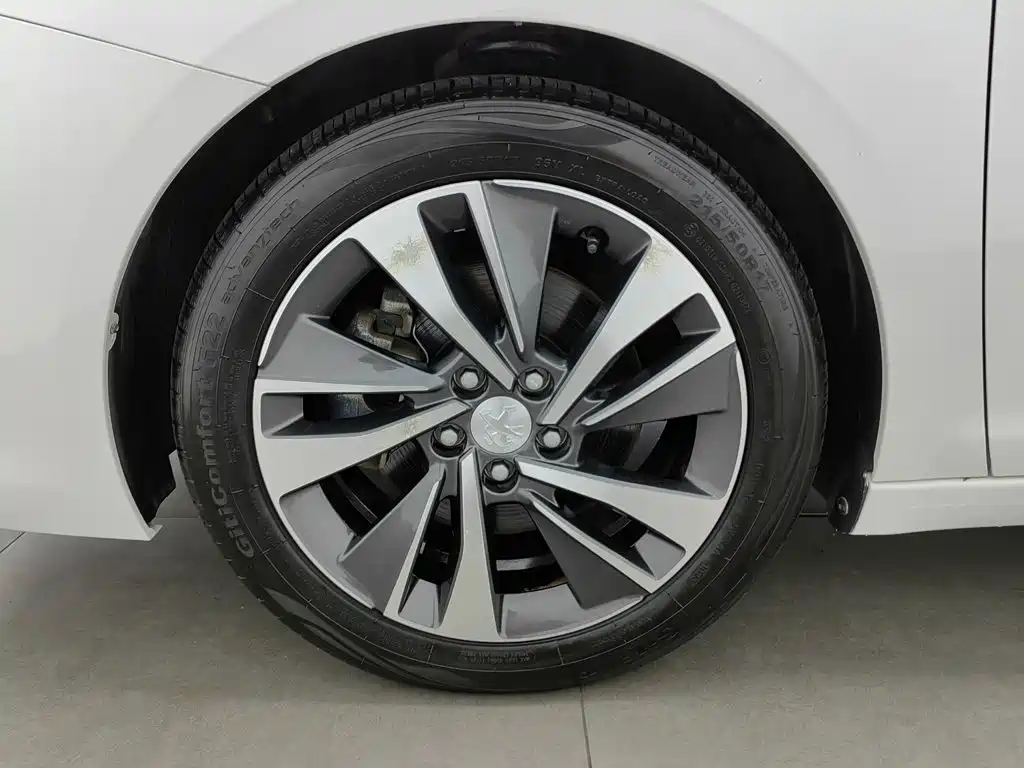 Peugeot 408 2022 — фото 17