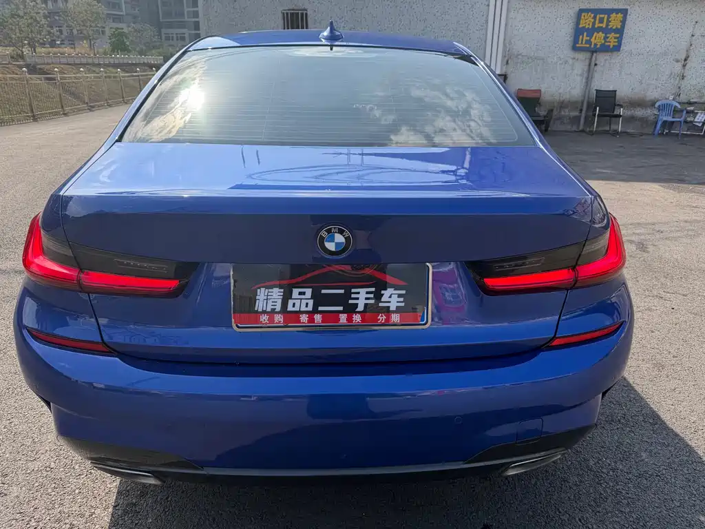 BMW 3 Series 2019 — фото 19