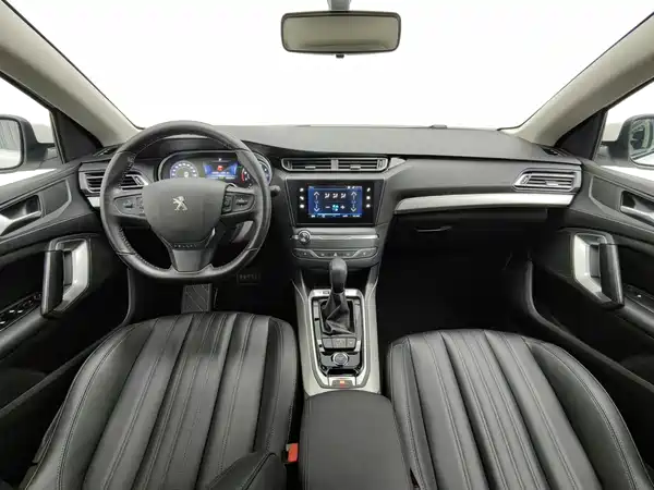 Peugeot 408 2022