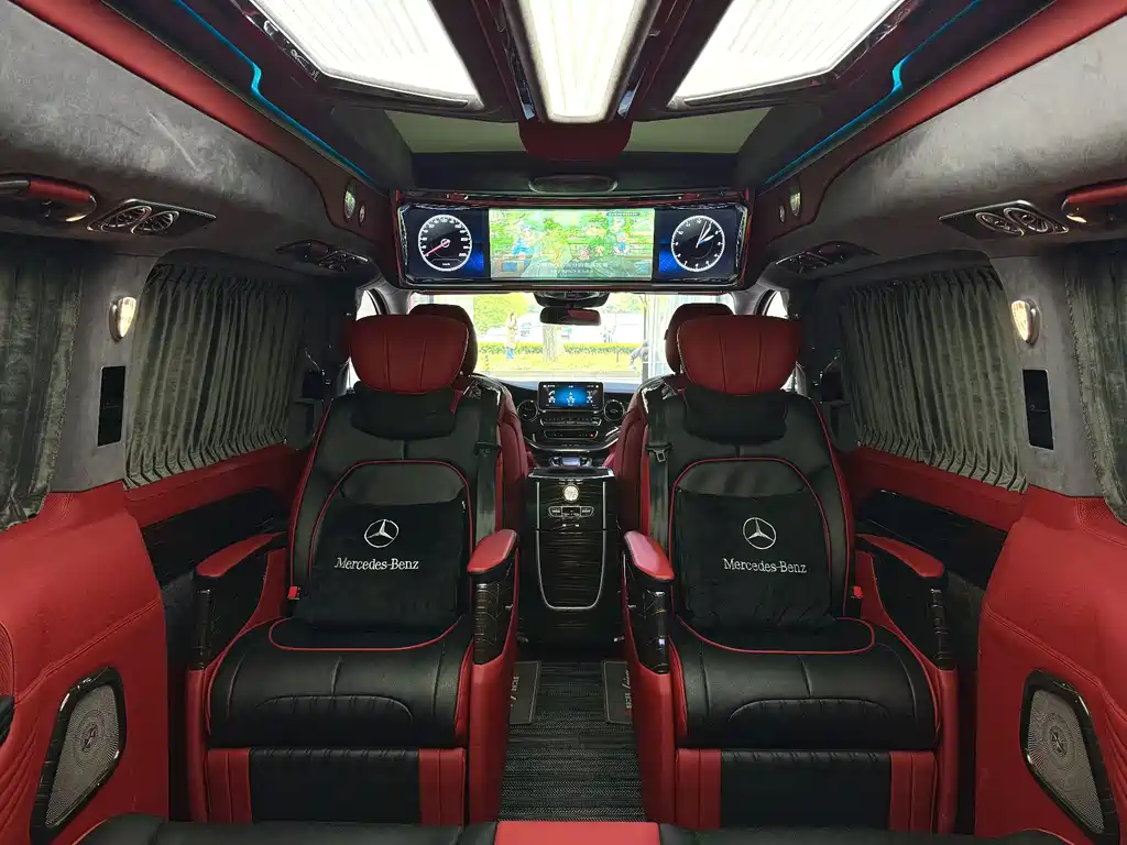 Mercedes-Benz V-Class 2023 — фото 11