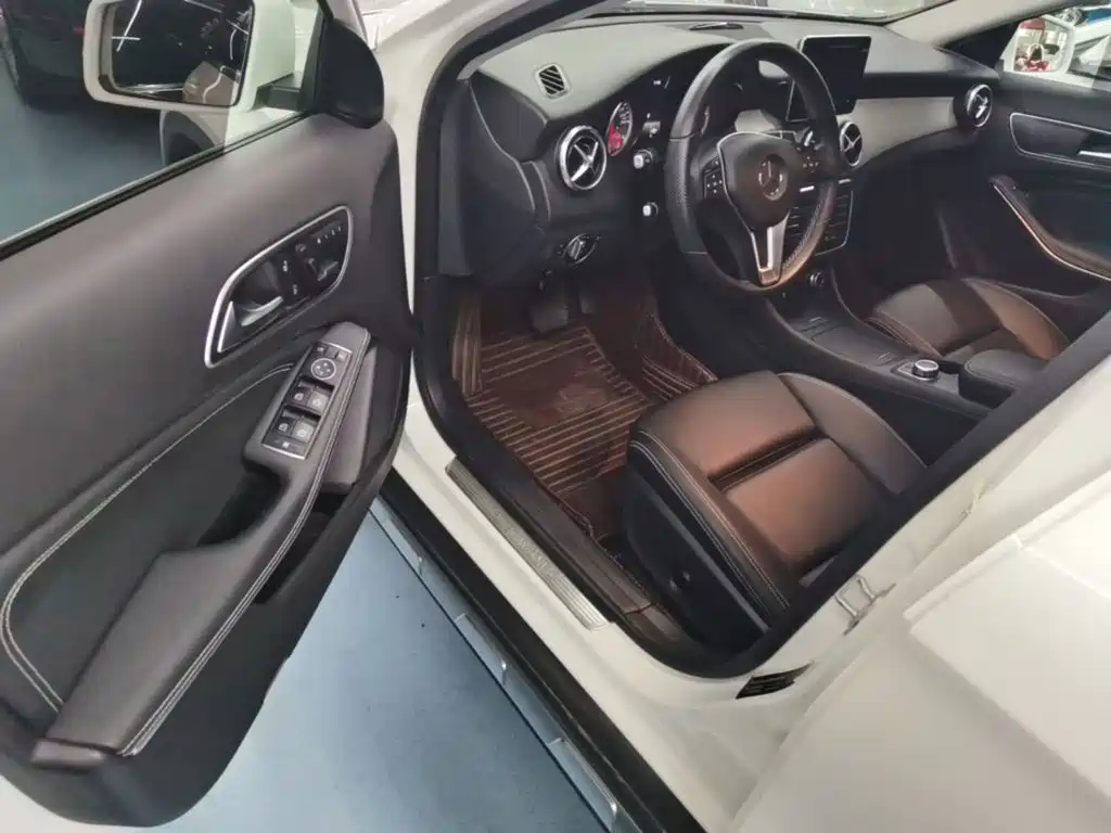 Mercedes-Benz GLA 2016 — фото 16
