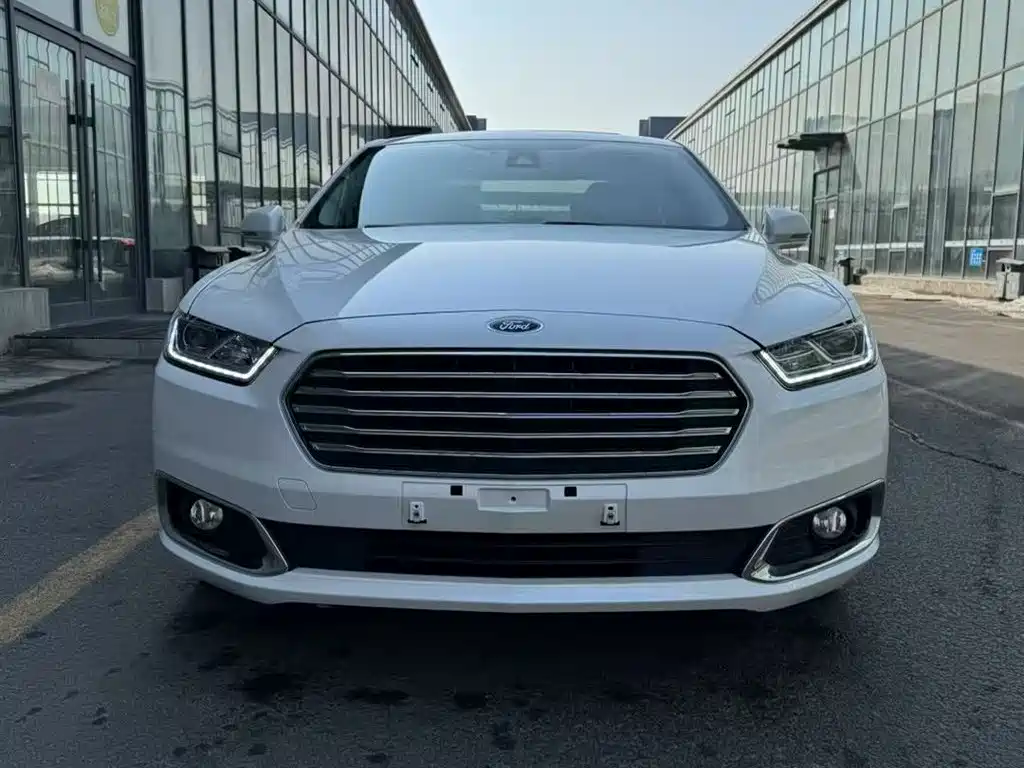 Ford Taurus 2019 — фото 14