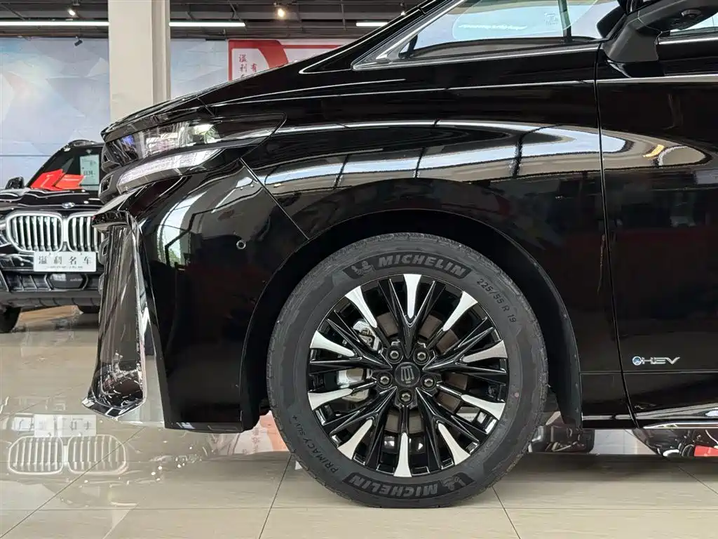 Toyota Vellfire 2025 — фото 5