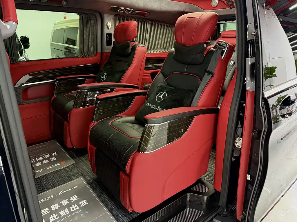 Mercedes-Benz V-Class 2023 — фото 10