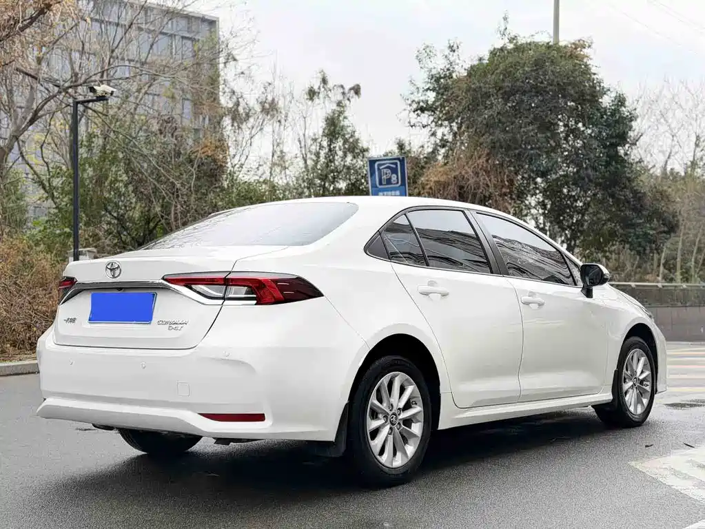 Toyota Corolla 2021 — фото 4