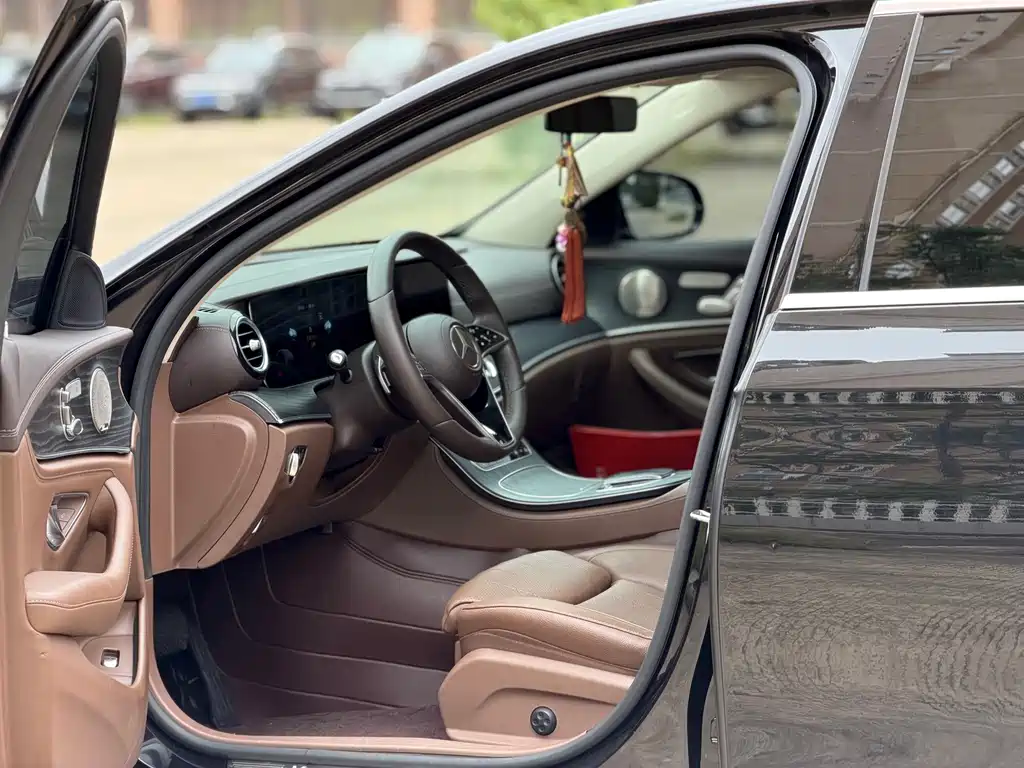 Mercedes-Benz E-Class 2022