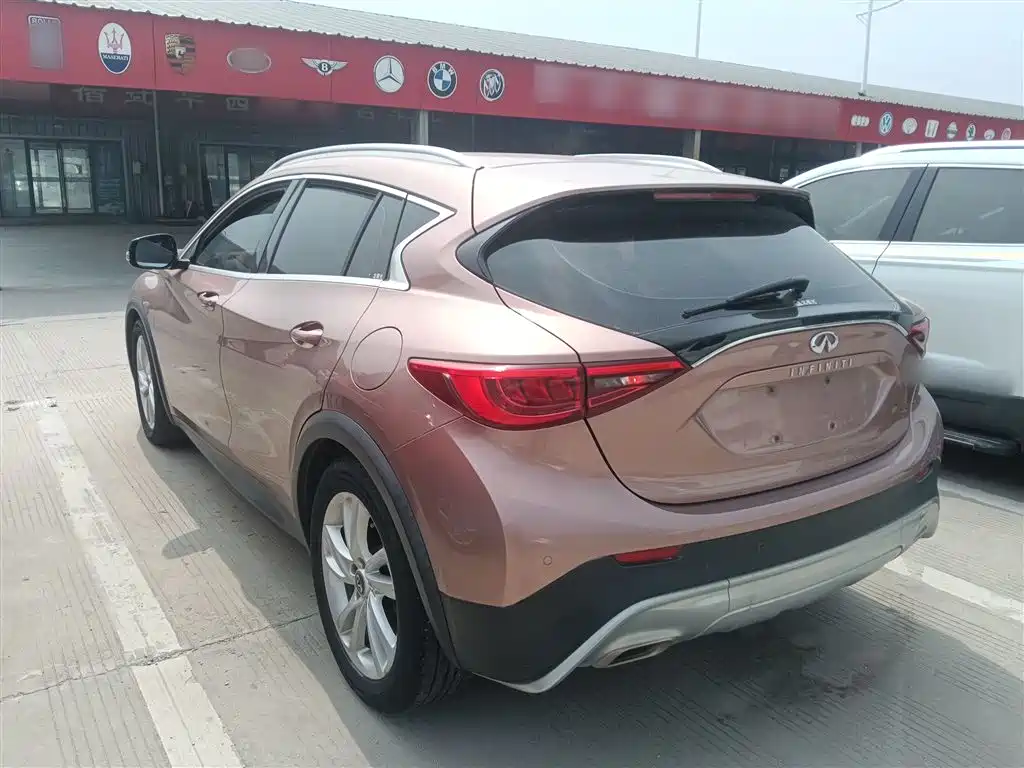 Infiniti QX30 2018 — фото 23