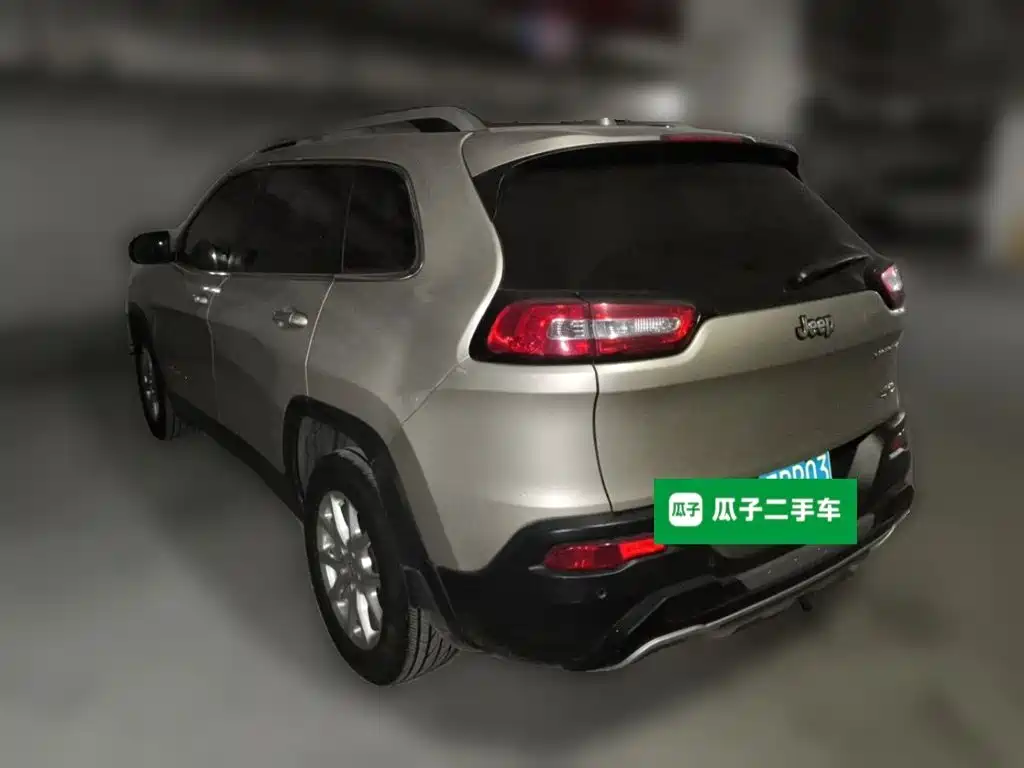 Jeep Cherokee 2016 — фото 25