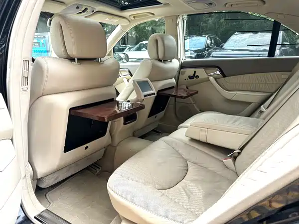 Mercedes-Benz S-Class 2005
