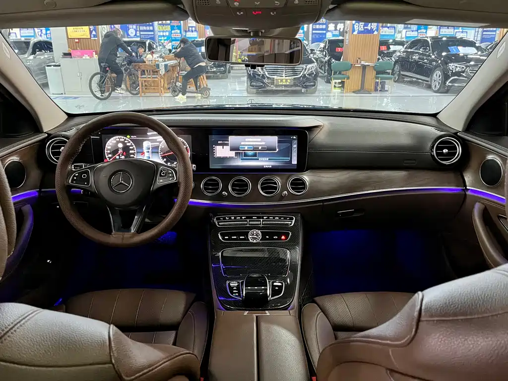 Mercedes-Benz E-Class 2017 — фото 11