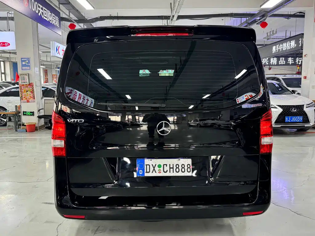 Mercedes-Benz Vito 2023 — фото 5