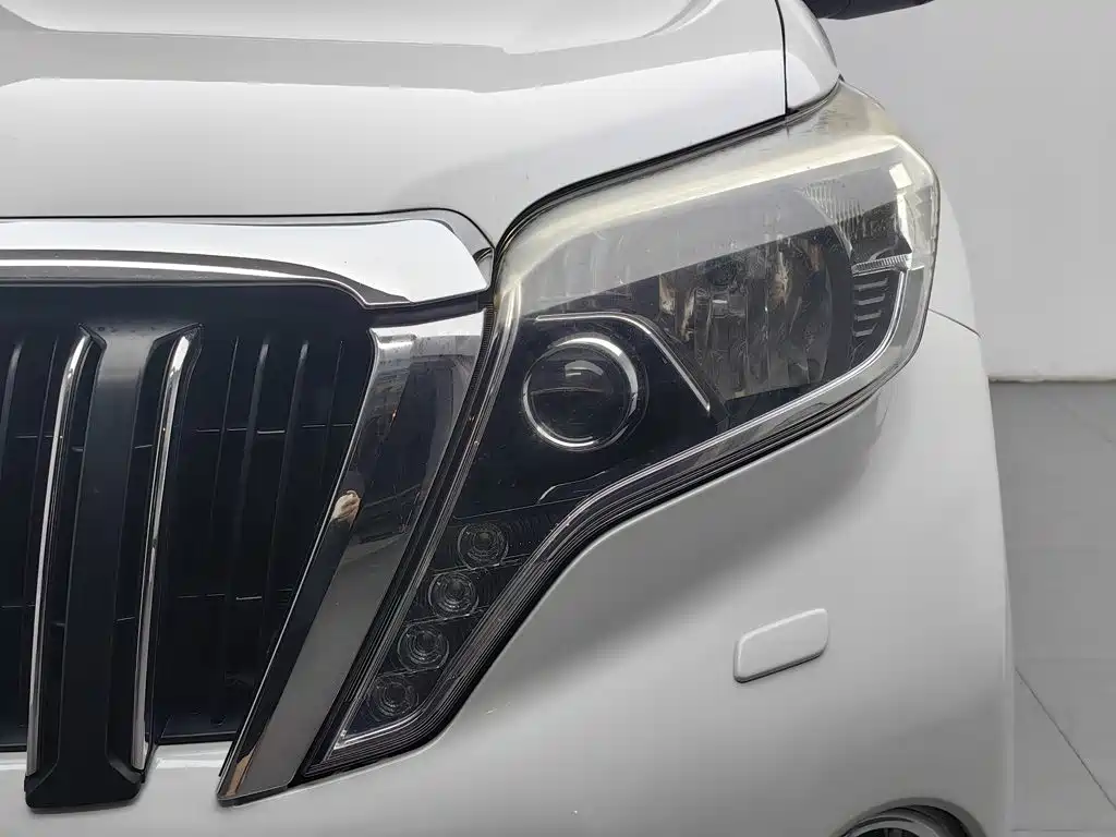 Toyota Prado 2017 — фото 7