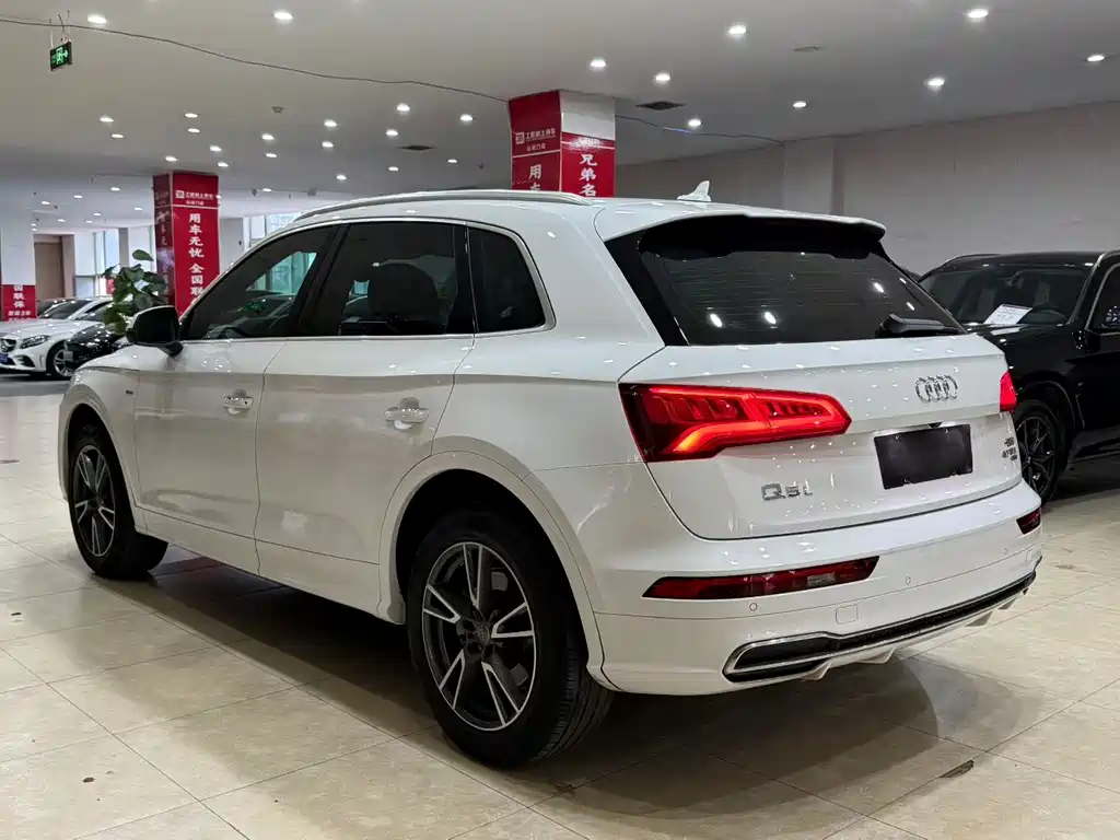 Audi Q5L 2019 — фото 4