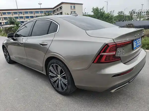 Volvo S60 2022