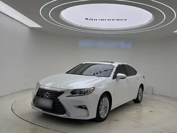 Lexus ES 2018