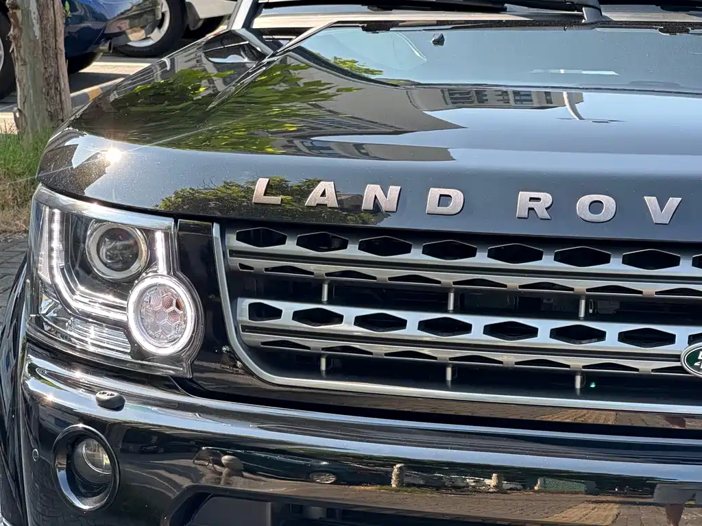 Land Rover Discovery 2010 — фото 16