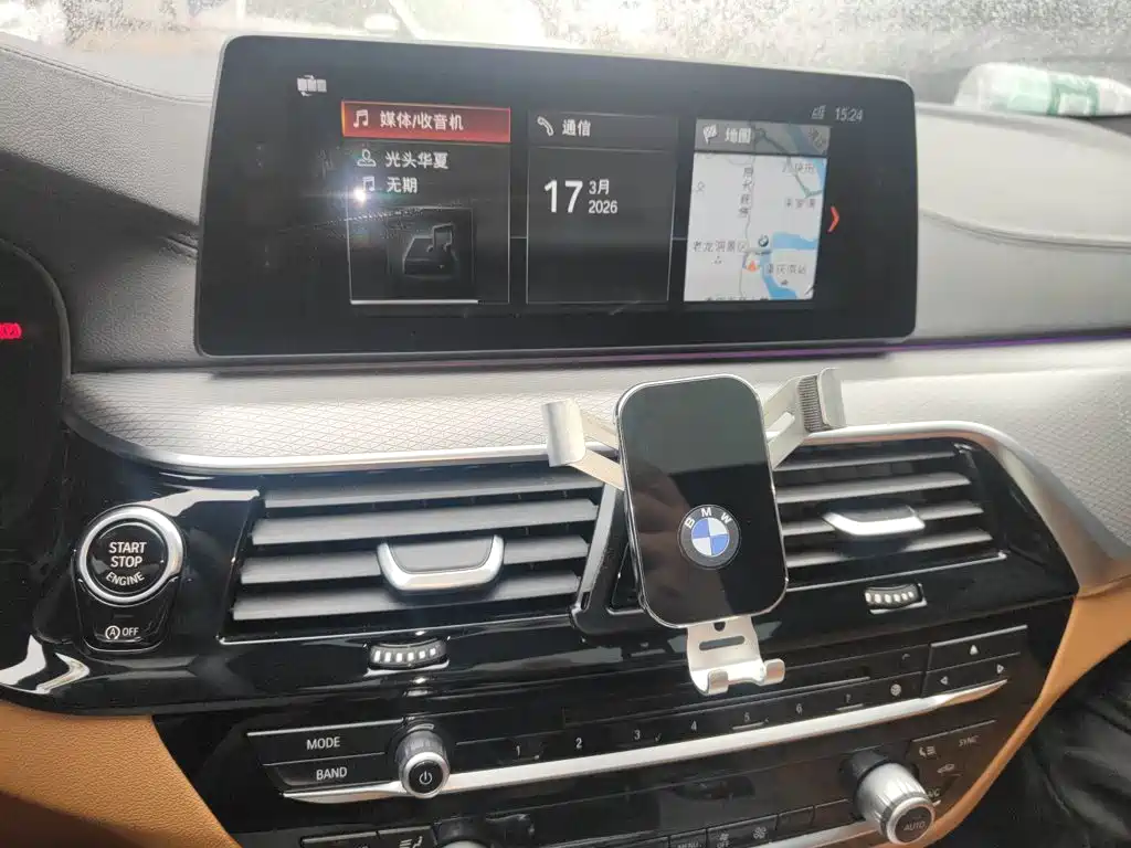 BMW 5 Series 2018 — фото 9