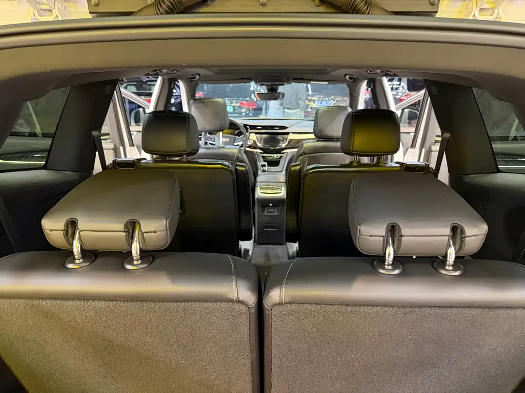 Cadillac XT6 2020 — фото 11