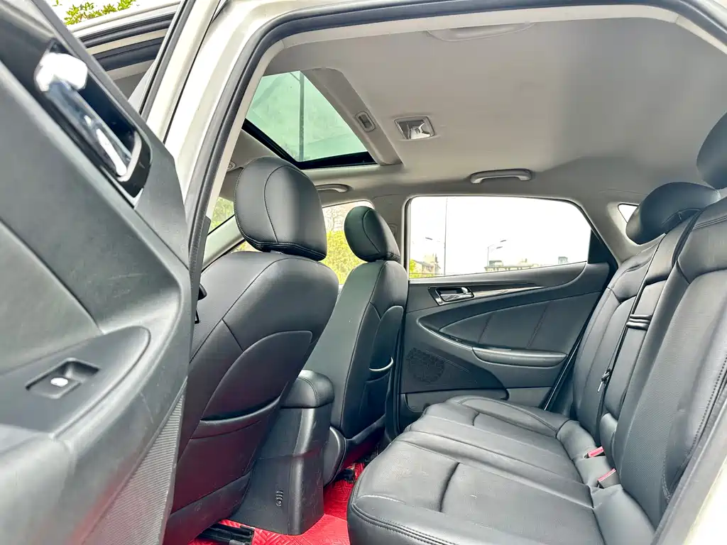 Changan Eado XT 2015 — фото 22