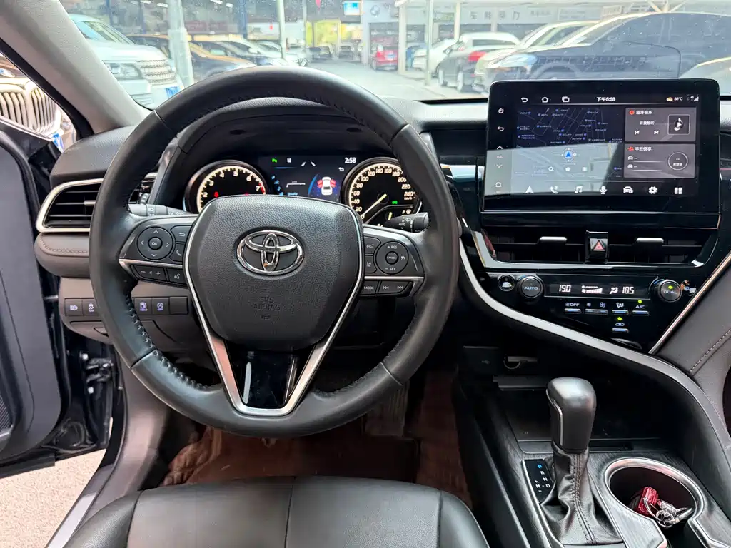 Toyota Camry 2024 — фото 15