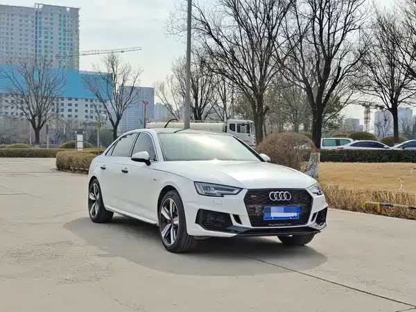 Audi A4L 2018