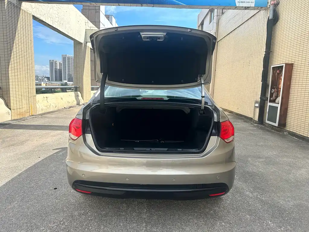 Citroën C4L 2016 — фото 14