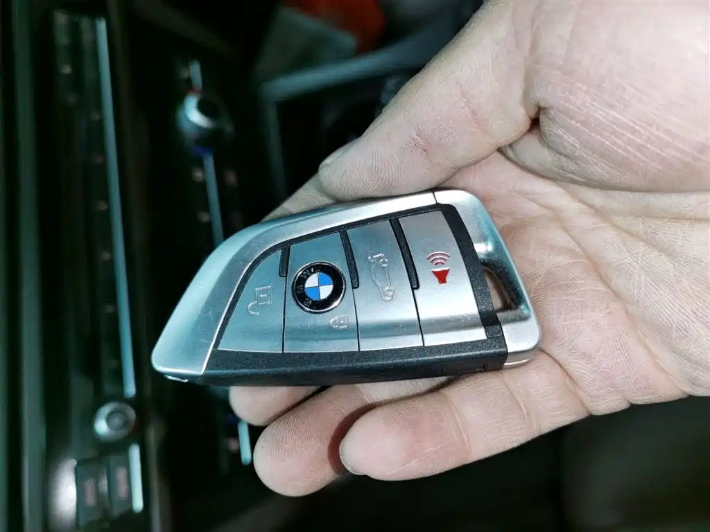 BMW 5 Series 2015 — фото 11