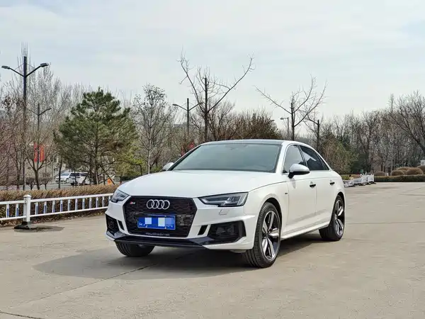 Audi A4L 2018