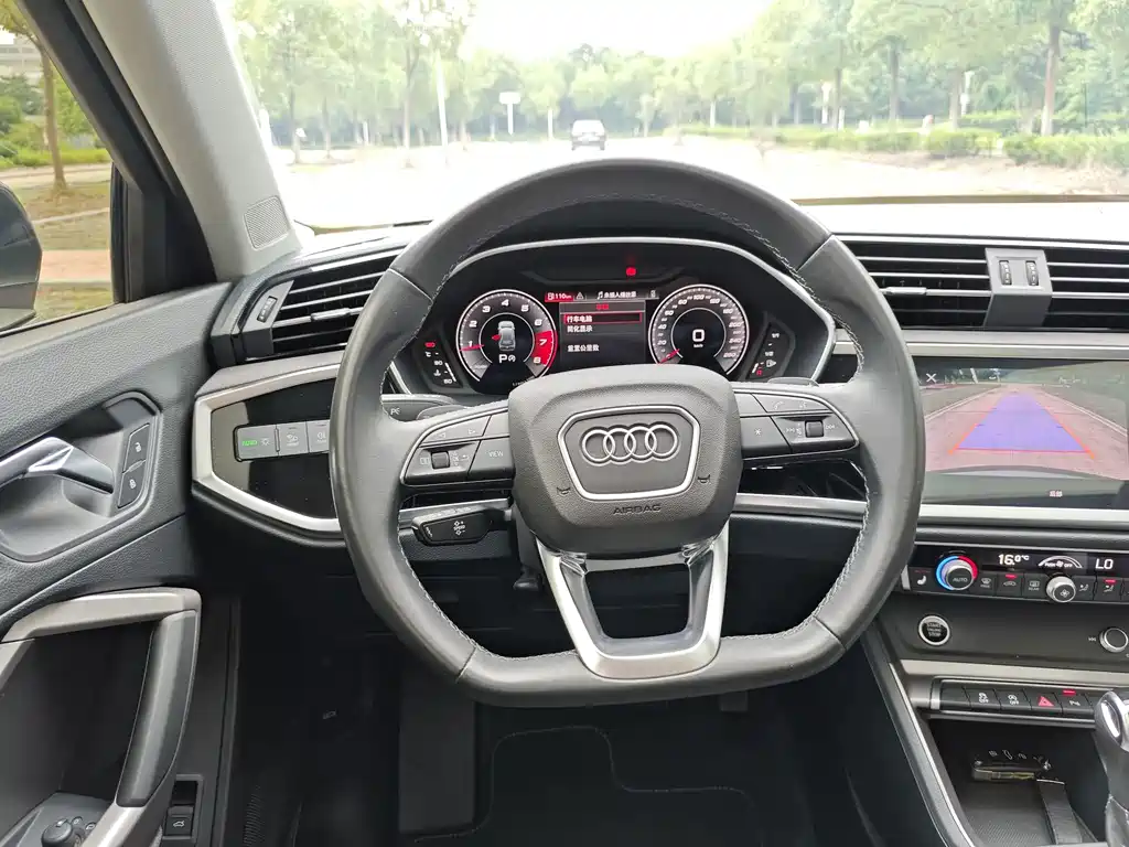 Audi Q3 2022 — фото 19