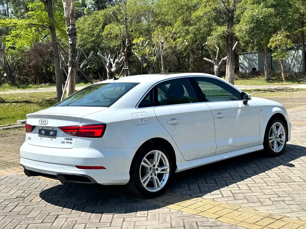 Audi A3 2019 — фото 16