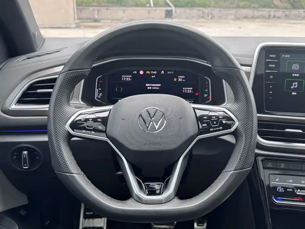 Volkswagen T-Roc 2023 — фото 17