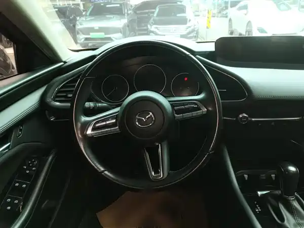 Mazda 3 Axela 2024