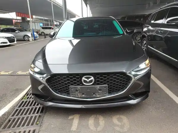 Mazda 3 Axela 2024