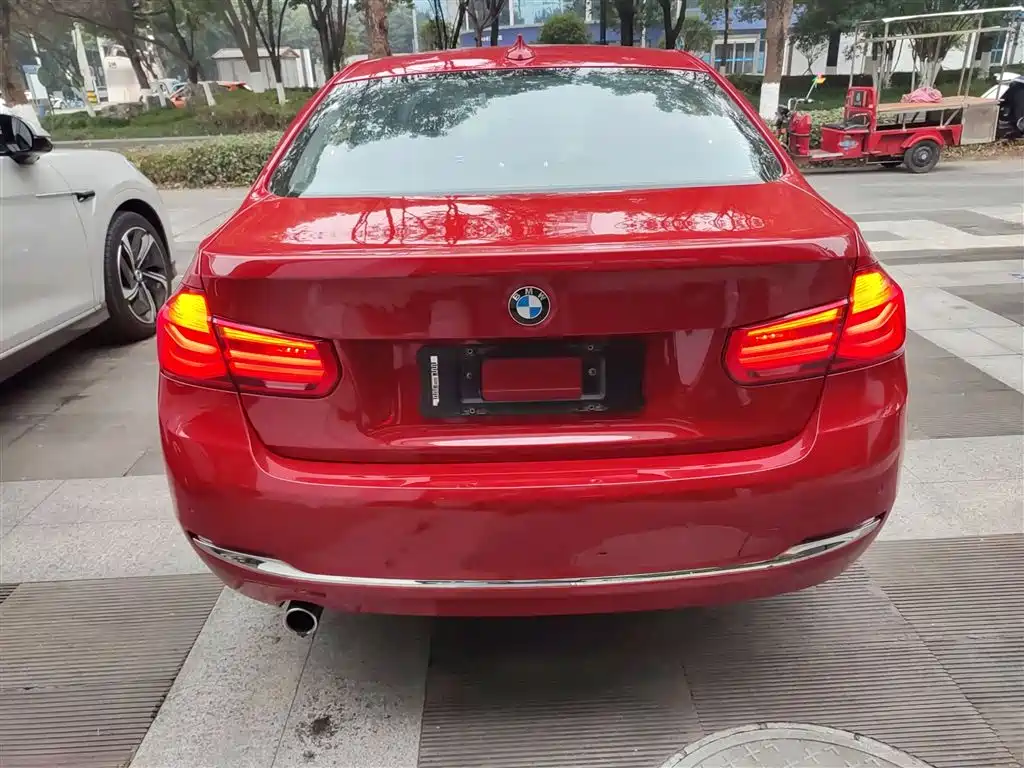BMW 3 Series 2016 — фото 22