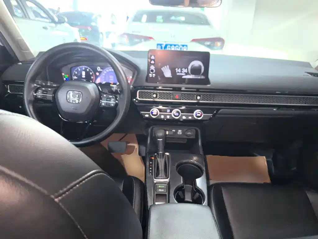 Honda Civic 2023 — фото 10