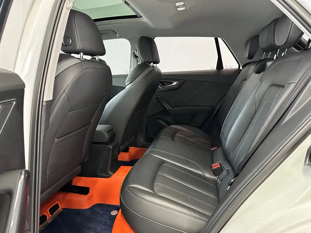 Audi Q2L 2024