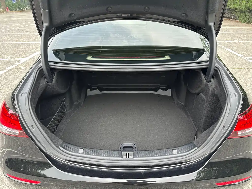 Mercedes-Benz E-Class 2022 — фото 43