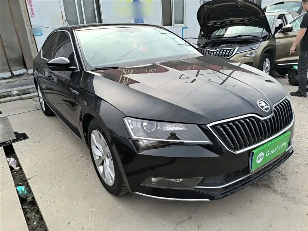 Skoda Superb 2017 — фото 4