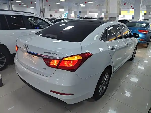 Hyundai Mistra 2014
