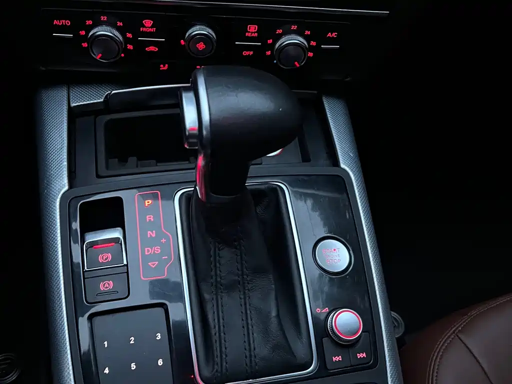 Audi A6L 2014 — фото 15