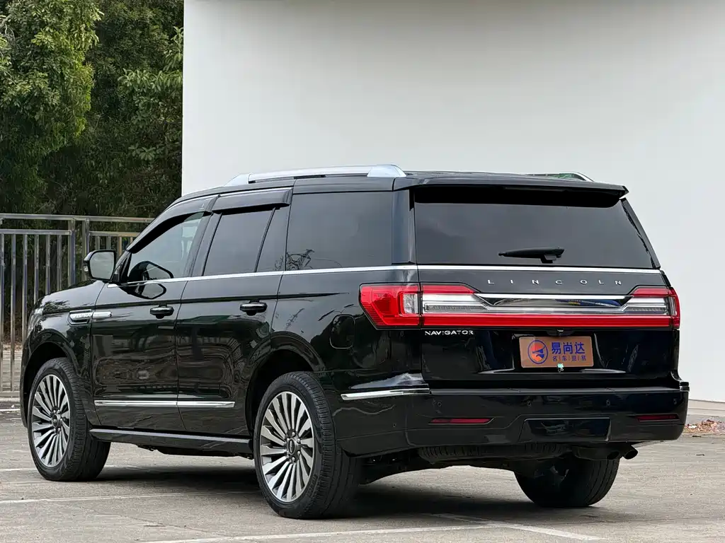 Lincoln Navigator 2022 — фото 10